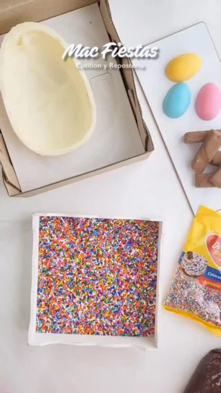 Hoy te dejamos una idea hermosa para decorar tus huevos de Pascua 🐣🍫
Te mostramos cómo darles un toque especial y, además, cómo usar nuestras cajas con soporte para que queden perfectos para regalar o vender.
Porque la presentación también enamora 💛🐰